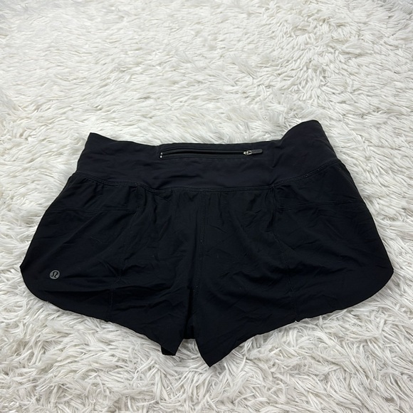 Lululemon Chase Me Short 2.5" Black - Picture 3 of 6